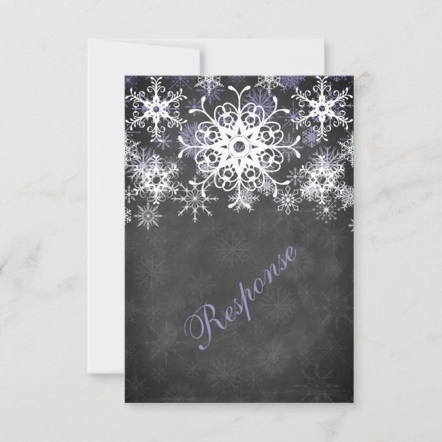 Lila Snowy Chalkboard Style Wedding RSVP Card Einladung (Vorderseite)