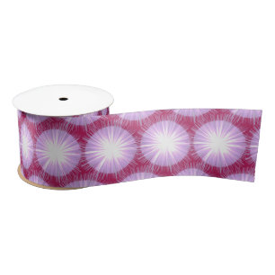 Lila Sonnenblumenkragen Satinband