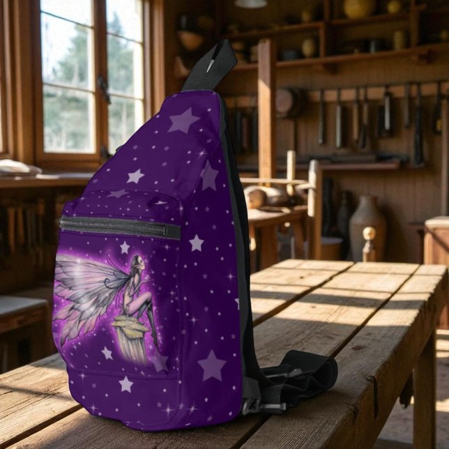Lila Star Fairy Fantasy Art auf Star Background Crossbody Bag (Von Creator hochgeladen)