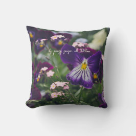 Lila Stiefmütterchen und rosa Vergessenmernots Kissen