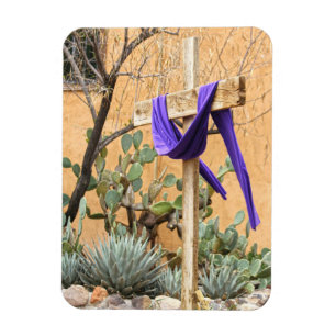 Lila Stolz über Kreuz in der Albuquerque Kirche Magnet