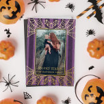 Lila Streifen Spinnennetze Halloween Foto Folien Feiertagskarte<br><div class="desc">Spinnennetze mit lila Streifen-Hintergrund. Originelle Illustration von Becky Nimoy. Fügen Sie ein Foto auf der Rückseite oder eine Nachricht hinzu.</div>