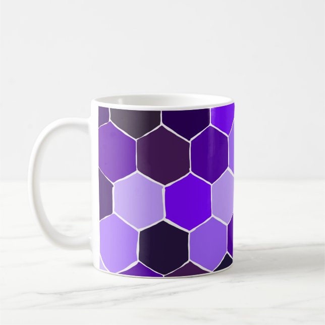 Lila Tasse (Links)