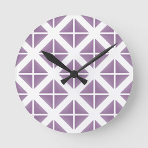 Lila Trenddreieck-Muster Runde Wanduhr