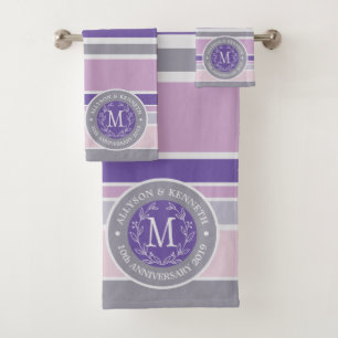 Lila Trendy Stripes Monogram Wreath Laurel Leaf Badhandtuch Set