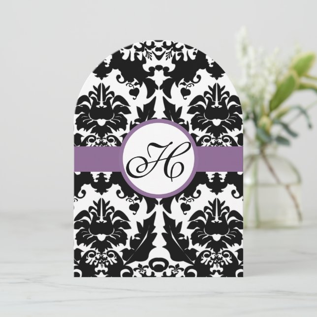 Lila Trim Hochzeit Einladung zum Black Heart Damas (Stehend Vorderseite)