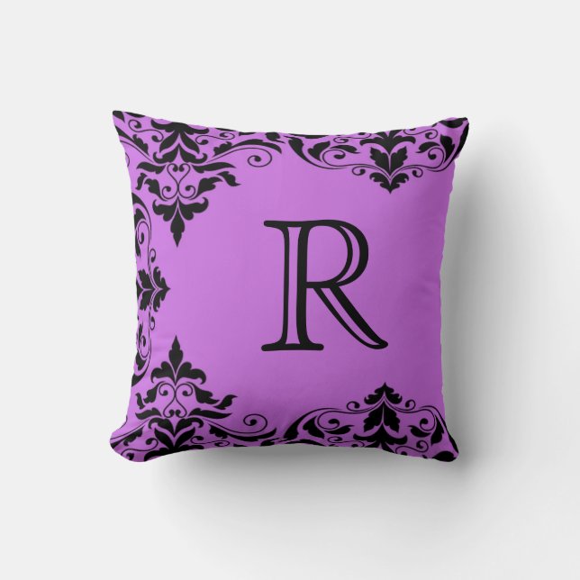 Lila u. schwarzes Monogramm-Damast-Kissen Kissen (Vorderseite)