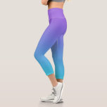 Lila und Aquamariner Blauer Ombre Capri Leggings<br><div class="desc">Moderne aquamarine blaue und lila Ober-Capri-Leggings für sie.</div>