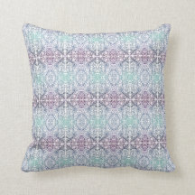 Lila und aquamarines Musterthrow-Kissen