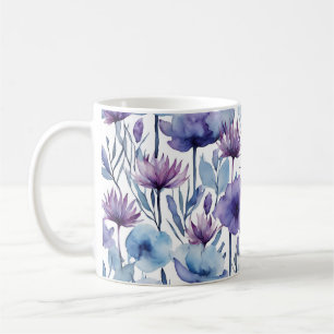 Lila und blaue Blumen Wasserfarben Blumendesign Kaffeetasse