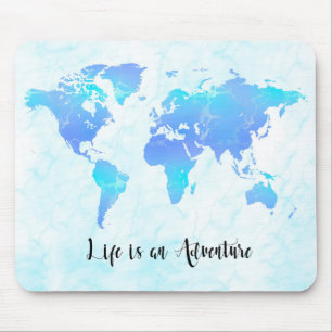 Lila und blaue Weltkarte Leben ist ein Abenteuer Mousepad