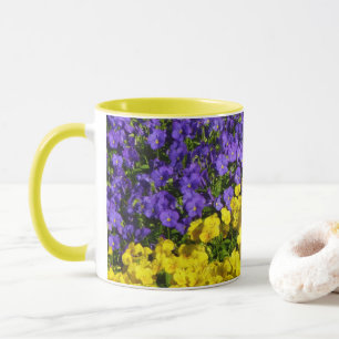 Lila und gelb tasse