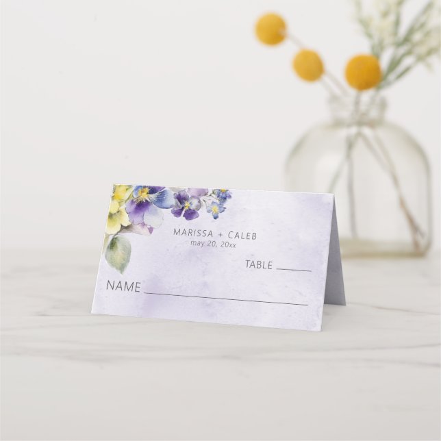 Lila und gelbe Blüten Moderne Hochzeit geklappt Platzkarte (Vorderseite)