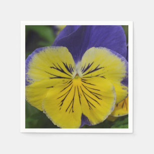 Lila und gelbe Pansy-Blume Serviette