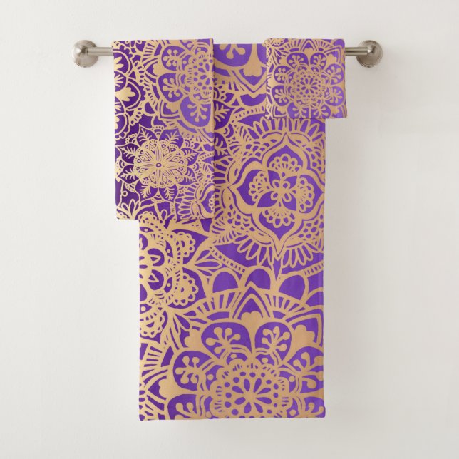 Lila und Gold Mandala Boho Chic Badhandtuch Set (Insitu)