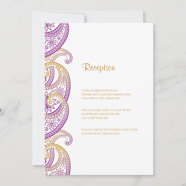 Lila und goldene Paisley Hochzeitsempfehlung Einladung (Vorderseite)