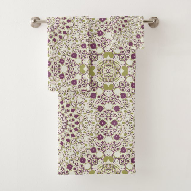 Lila und Olive Geometric Mandala Pattern Badhandtuch Set (Insitu)