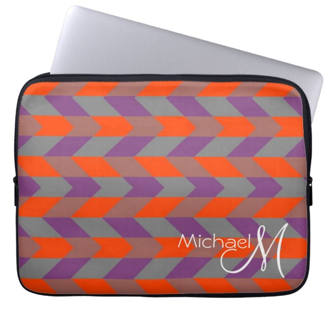 Lila und orange Zickzack Zigzag Custom Monogram Laptopschutzhülle (Vorderseite)