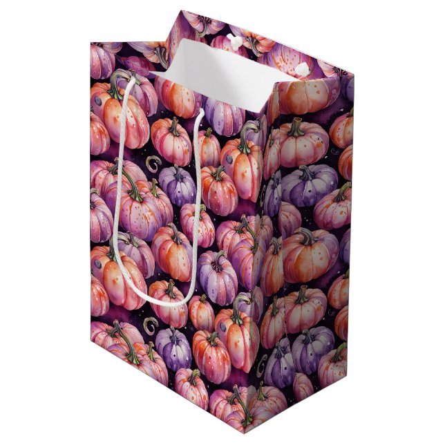 Lila und orangefarbenes Pattern Mittlere Geschenktüte (Vorderseite Schrägansicht)