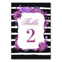 Lila und rosa Blumenhochzeit. Schwarze Streifen