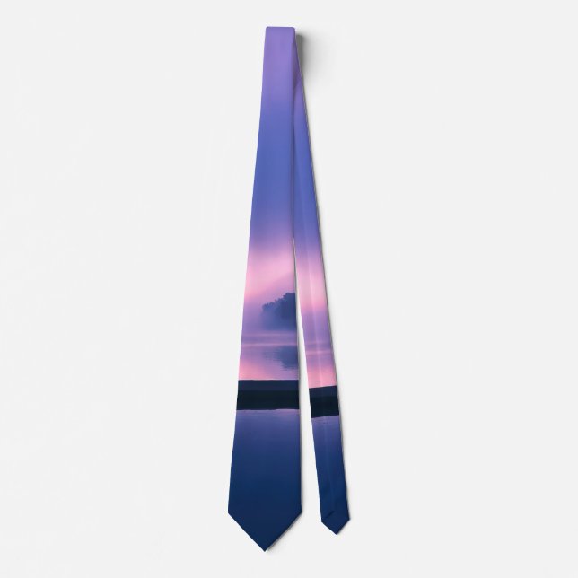 Lila und rosa Sonnenaufgang Wasser Reflektion Krawatte (Vorderseite)