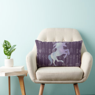 Lila und schwarzes Einhorn und Pfeilmuster Lendenkissen