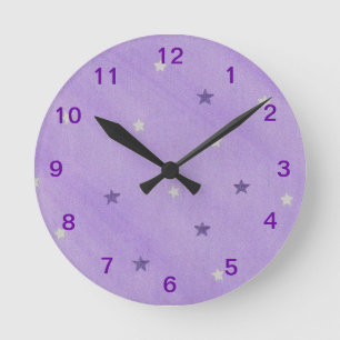 Lila und silberne Sterne auf Lavendel-Wand-Uhr Runde Wanduhr