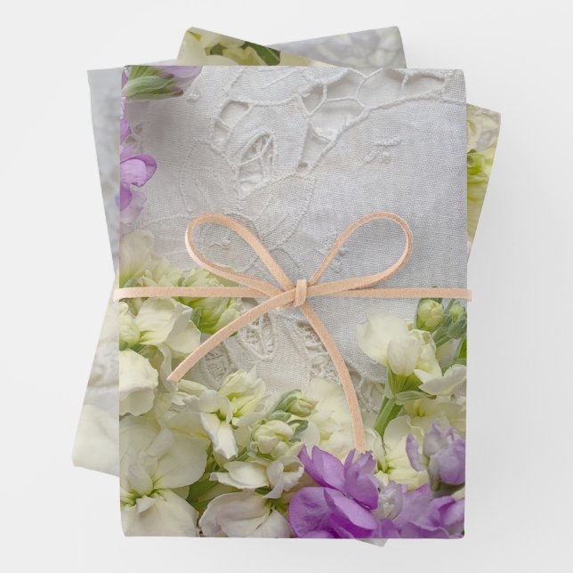 Lila und weiße Blume an der Spitze Geschenkpapier Set (Beispiel)