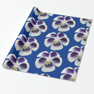 Lila und weiße Blumen Geschenkpapier