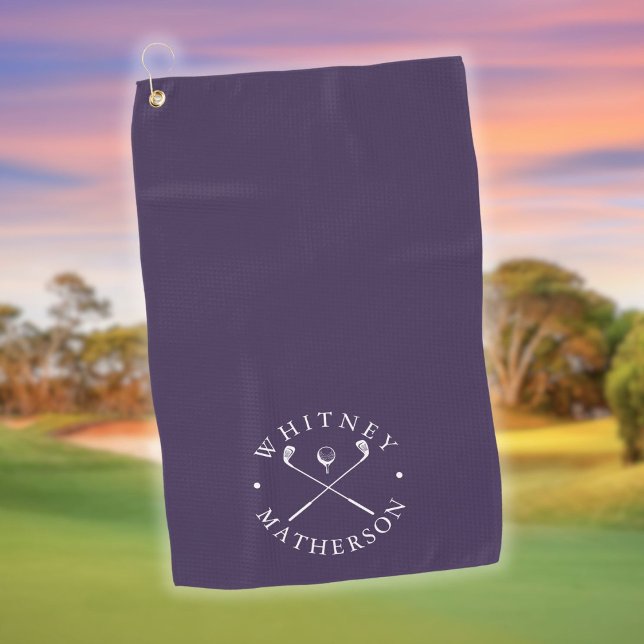 Lila und weiße Golfclubs Personalisierter Name Golfhandtuch (Purple And White Golf Clubs Personalized Name Golf Towel)