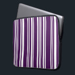 Lila und weiße Streifen Laptopschutzhülle<br><div class="desc">Der elegante,  individuelle Neopren-Laptop-Ärmel weist lila und weiße Streifen in verschiedenen Breiten auf. Klicken Sie auf den Link "Rocklawn Arts",  um das Design Varied Lila und White Stripes zu anderen Artikeln zu sehen. Digitales Bild. Copyright © 2017 Claire E. Skinner. Alle Rechte vorbehalten.</div>