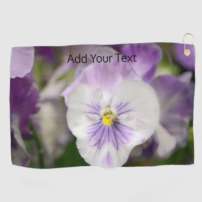 Lila und weiße Violas von Shirley Taylor Golfhandtuch (Horizontal)