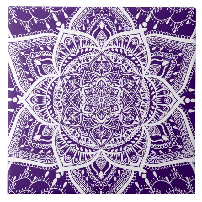 Lila und weißes Mandala - Loergano, Boysenberry Fliese (Vorderseite)