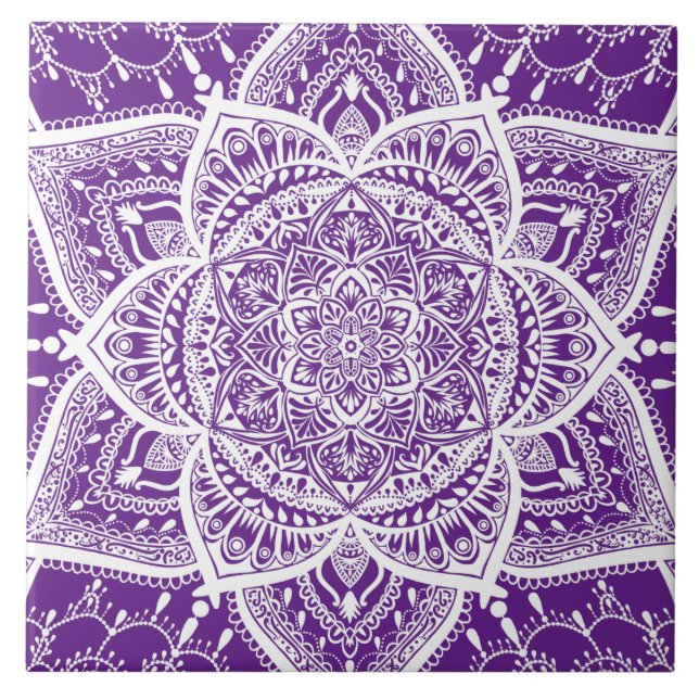 Lila und weißes Mandala - Loergano Fliese (Vorderseite)