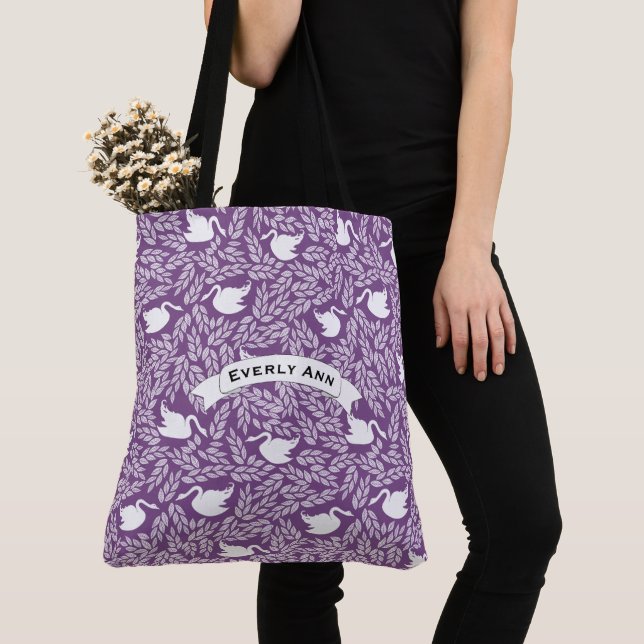 Lila und weißes Swan-Muster Tasche (Von Nahem)
