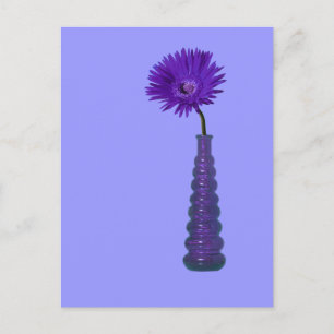 Lila Vase und Blume Postkarte