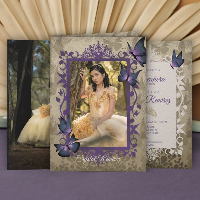 Lila Vintage Schmetterlinge Quinceanera Einladung (vintage fancy purple lavender beige quinceanera invitation fancy vines leaves frame border butterfly)