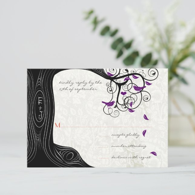 Lila Vögel mit Schwarzen Bäumen Hochzeitseinladung RSVP Karte (Stehend Vorderseite)