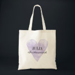 Lila Wasserfarbe Herzbeutel Totbeutel Tragetasche<br><div class="desc">Klassischer Lavendel lila Wasserfarbe Herz Bridesmaid tote Taschen. Personalisierte lila Aquarellmalerei Liebe Symbol Bräunungstote Taschen für Teambride. Hübsches Vintages Design mit elegantem Schriftzeichen-Text und individuelle Name. Machen Sie einen für Brautmädchen, Blume, Trauzeugin, Ehrenmatron, Brautmutter etc. Niedliche rustikale Ikone für schicke Hochzeitsfeier, Brautparty oder Bachelorrette Party. Schönes Accessoire oder Gefallen für...</div>