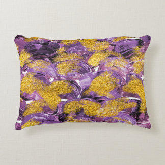 Lila Wasserfarbe: Kunstgoldene Fusion. Dekokissen