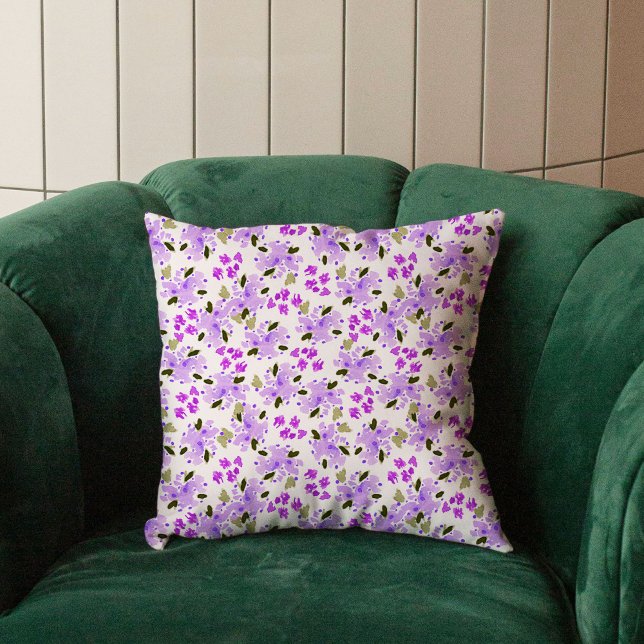 Lila Wasserfarben Blumengarten Kissen (Purple Watercolor Floral Garden Throw Pillow)