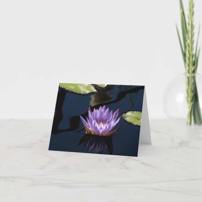 Lila Wasserlilie Karte (Vorderseite)