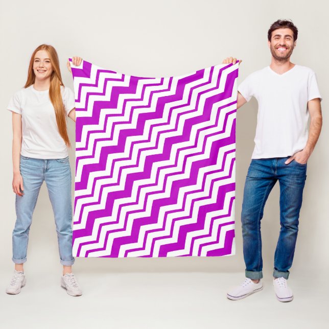 Lila-weiße Chevron-Zickzack-Musterdesign  Fleecedecke (Beispiel)
