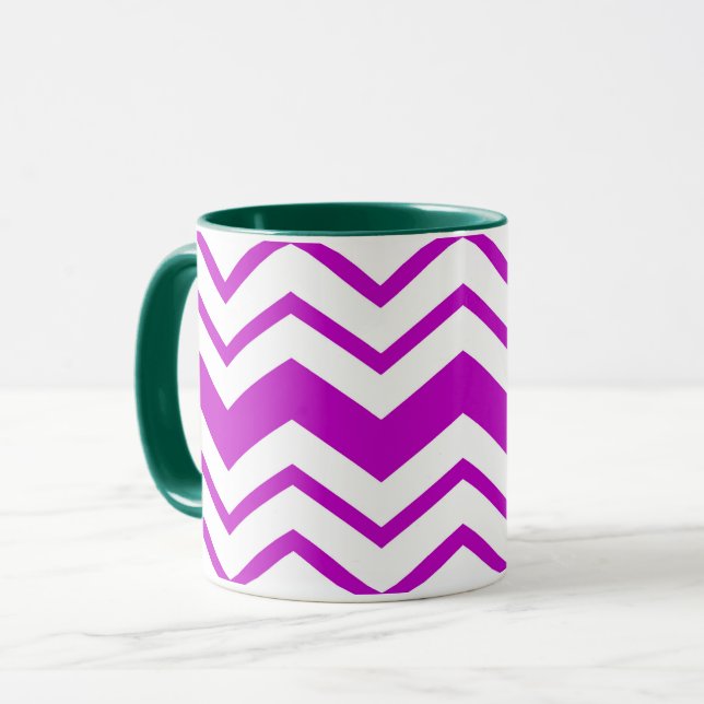 Lila-weiße Chevron-Zickzack-Musterdesign  Tasse (Vorderseite Links)