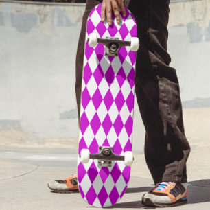 Lila-weiße Harlekin-Diamantenkontrollmuster-Design Skateboard