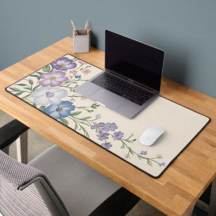 Lila, weiße und blaue Blumenschrift Schreibtischunterlage