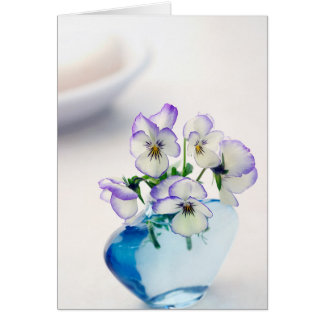 Lila weiße    ViolasBlumen Blauer Vase Floral