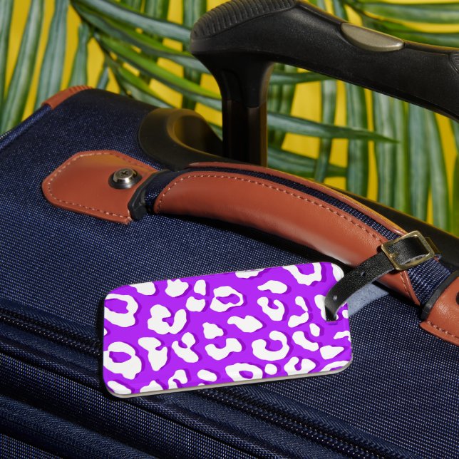 Lila Weißleopard Gepäckanhänger (Vorderseite Insitu 3)