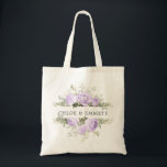 Lila White Floral Wedding Tote Bag Tragetasche<br><div class="desc">Die Namen des Ehepaares sind von den oberen und unteren Rändern der weißen Hydrangea-Blume und lila Rose umgeben. Es gibt eine Vielzahl von Blätter und Ästen, die ihm eine sehr moderne und schicke Atmosphäre verleihen. Dieses Element ist Teil der Violette-Sammlung. Ich habe Vorlagen, mit denen Sie koordinierende Einladungen erstellen und...</div>
