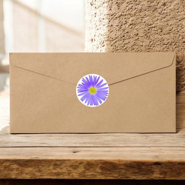 Lila Wildblume mit gelbem Mittelbild Runder Aufkleber (purple wildflower round 1.5" sticker)